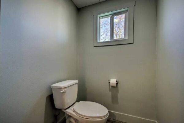Blackberry Toilet Room