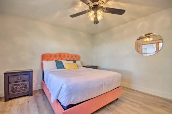 HQ Queen Room 2